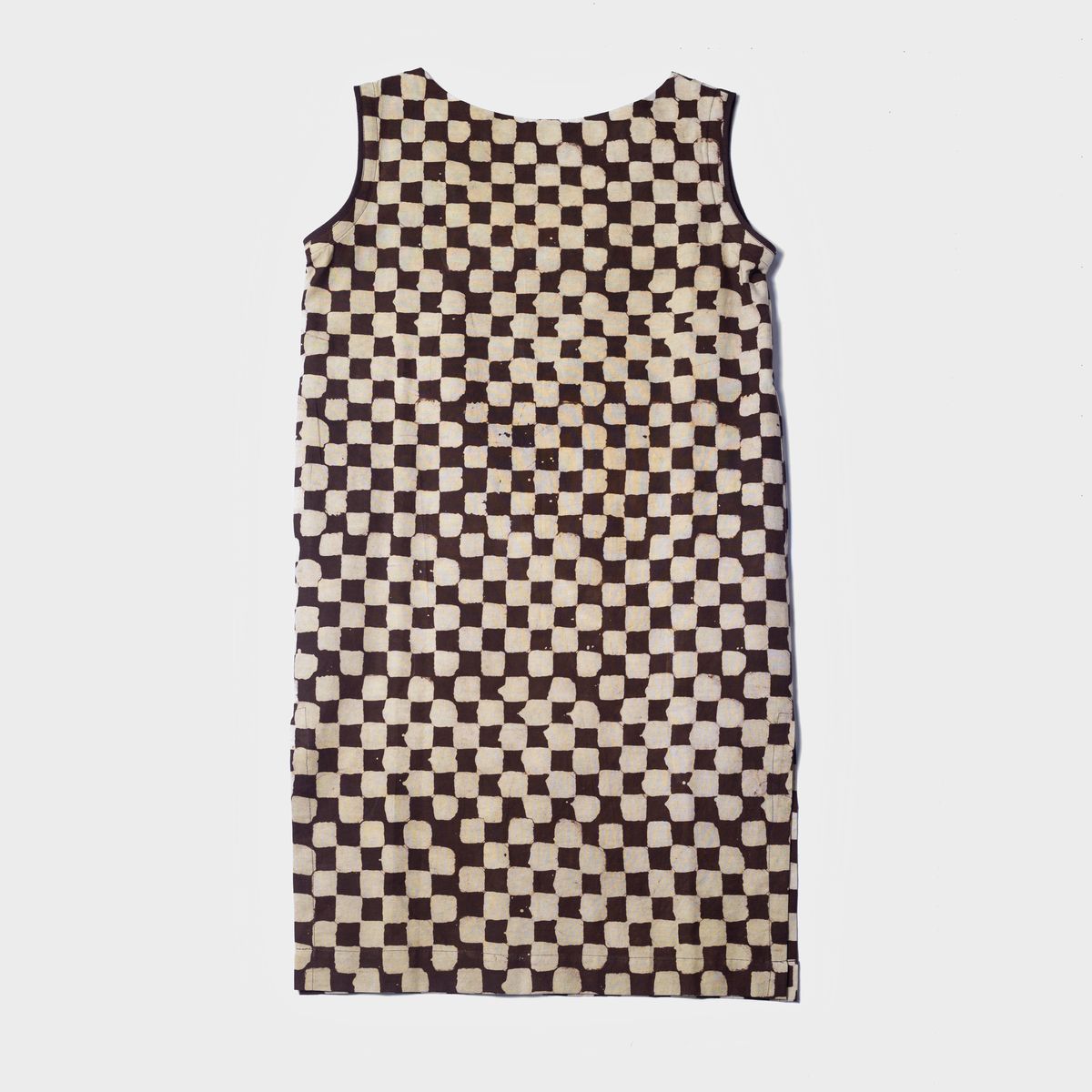 Big Checkered Cream & Brown V-Dress (L)" by OBIDA | COHART Big Checkered Cream & Brown V-Dress (L)" by OBIDA | COHART