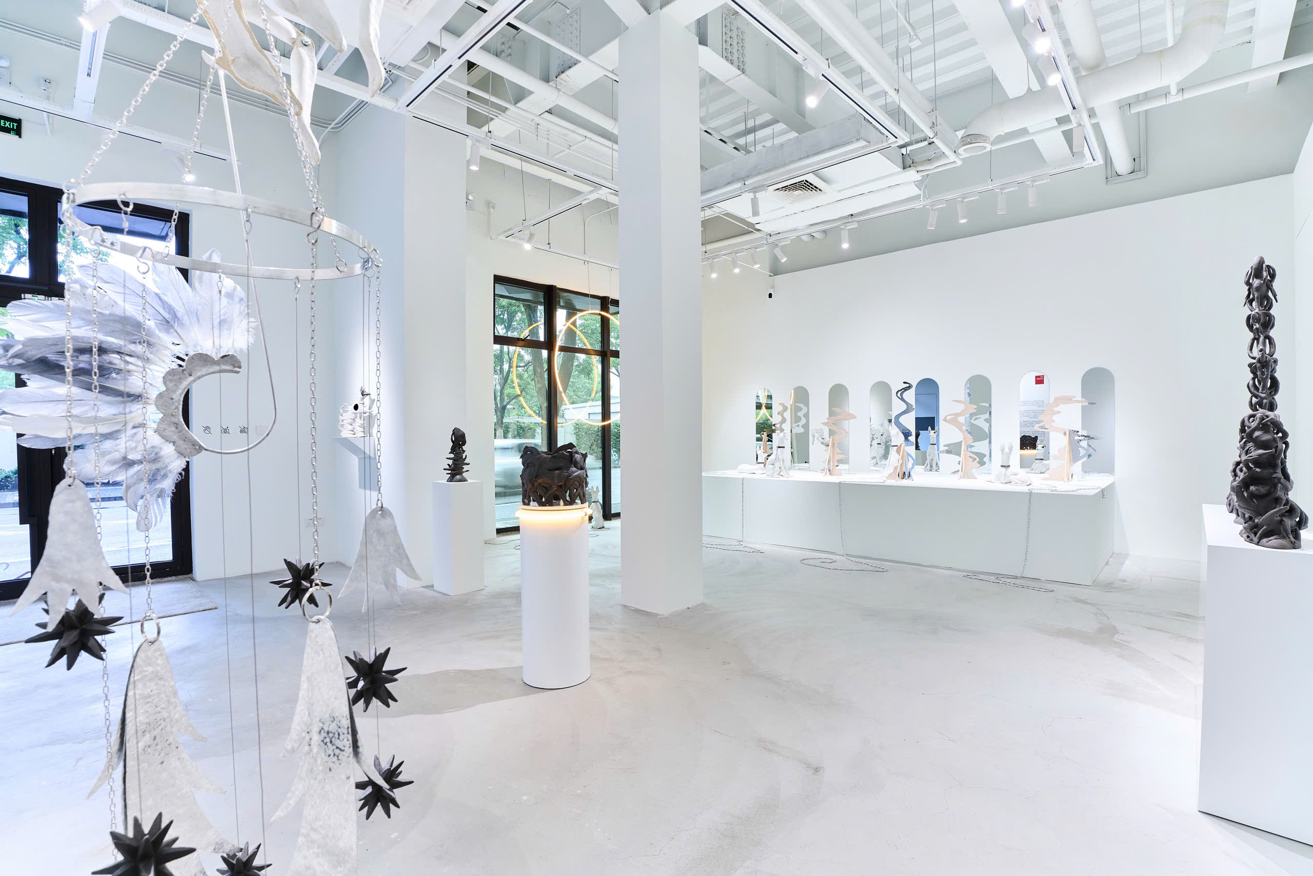 Vin Gallery